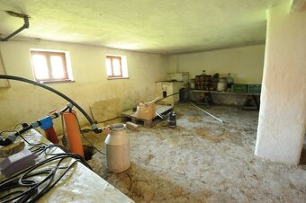 Gazdovský dom s pozemkami je na predaj - 16