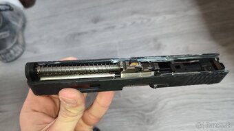 Predám Airsoft Glock NML589 - 16