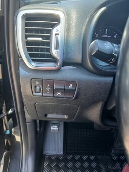 Kia sportage 2.0 crdi 4x4 automat - 16