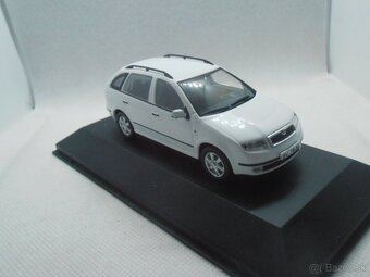 Škoda Fabia "Kaleidoskop" 1/43 - 16