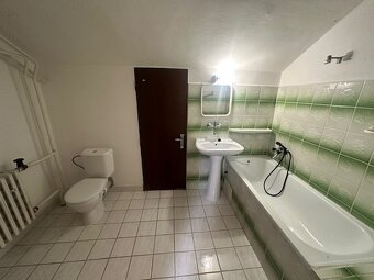 PK01 - Na predaj rodinný dom v obci Tôň - 16