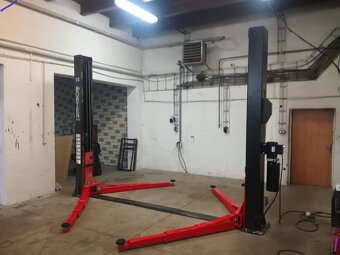 Dvojstlpový zdvihák BOR 4,2Ton a 5TON ramena 3dielne automat - 16