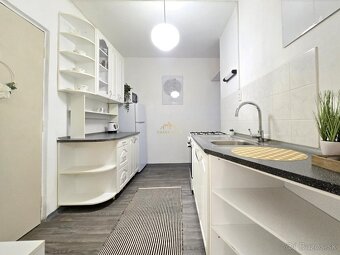 Väčší 2-izbový byt 50 m² V CENTRE / Škultétyho / Staré mesto - 16