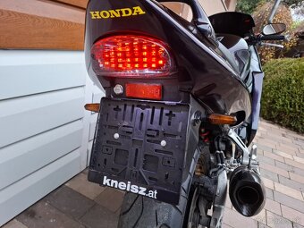 Honda cbr 1100 xx - 16