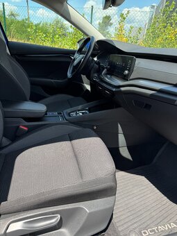 Škoda Octavia Combi 2.0 TDI Ambition DSG - 16