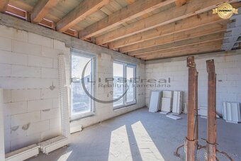 NA PREDAJ polyfunkčná budova v centre obce Veľké Leváre - 16