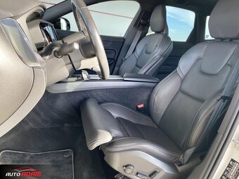 Volvo XC60 B4 145 kW AWD Geartronic R-Desing - 16