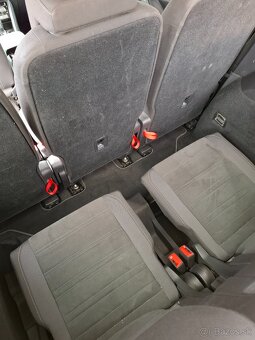 Volkswagen Touran 7miestne - 16