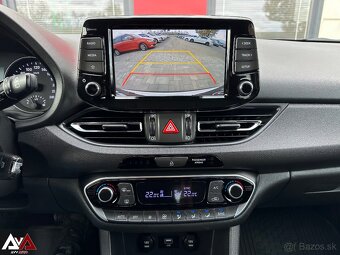 Hyundai i30 CW 1.6 CRDi DTC Family, 121 680km, SR - 16