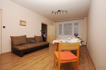 Veľký 4 izbový byt s balkónom - Na predaj - 16