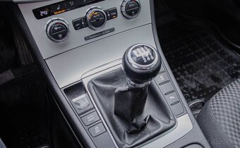 Volkswagen Passat B7 1.6 TDI Sedan - 16