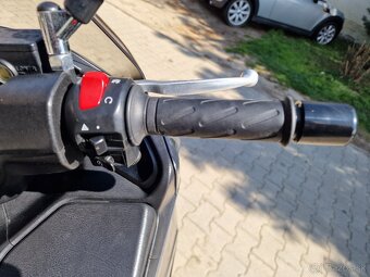 Suzuki Burgman AN 400 34k (benzín) - 16