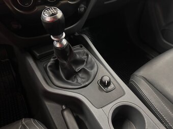 Ford Ranger 3.2 TDCi LIMITED - 16