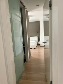 BA I. Luxusný byt s veľkou terasou v EUROVEA - 16