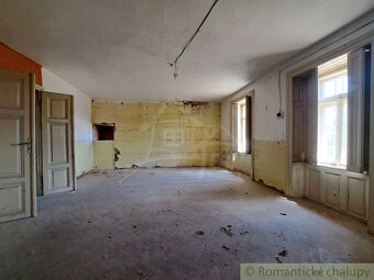 Historická kúria v obci Hruboňovo čaká na nový život - 16