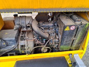 Elektrocentrála a osvětlovací stožár Kubota D905 - 16