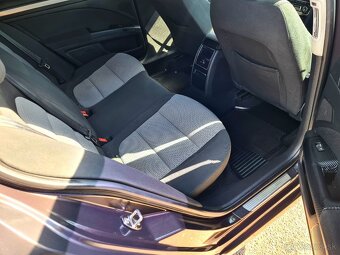 Škoda Superb 2,0TDI 103KW ELEGANCE MAX 6.st.manuál - 16