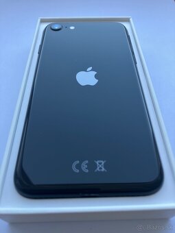 Apple iPhone SE 2020 128GB čierny / batt. 85% - 16