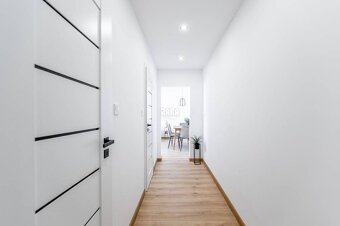 MIŠKOVECKÁ - JUH. Krásny 2 izbový byt, 51 m2 + loggia. ZARIA - 16