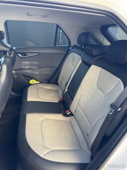 Kia Niro Plug-In Hybrid 1.6 GDi A/T (modelový rok 2023) - 16