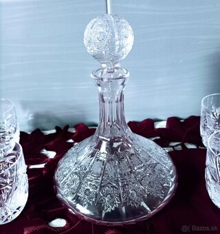 Krištáľové karafy + 4 ks poháre, džbán - 16