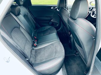 Kia Pro Ceed 1.6 T-GDi GT AT - rok 2023 - 16