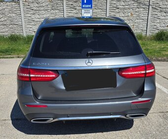 Mercedes  E220d - 16