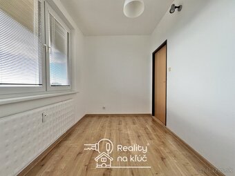 Na predaj zrekonštruovaný 3-izbový byt na Nábrežnej ul. v NZ - 16