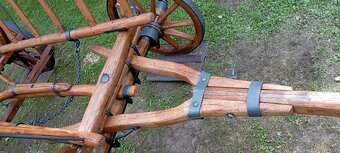 Starý drevený konský voz - rebriňak III - 16