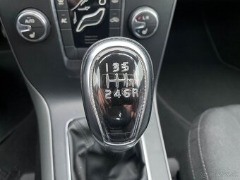 Volvo V40 D3 2.0 110kw Momentum - 16