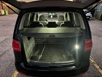 VW Touran 2.0 TDi, 103 kW, - 16