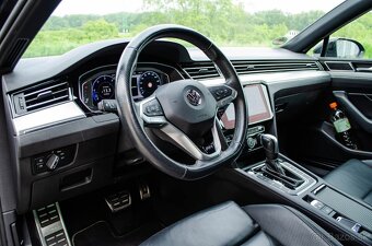 Volkswagen Passat Variant 2.0 TDI Elegance 4Motion DSG - 16