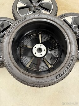 Zimná sada Volvo EX 30 - 5x108 R20 , 245/40/20 - 16