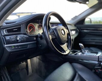 BMW F01 740d - 16