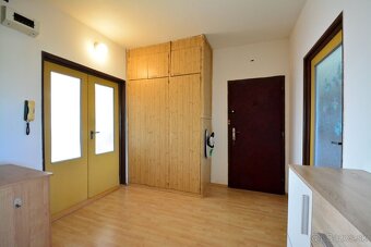 Predaj slnečný 3-izb. byt s lodžiou,Kežmarok,Lanškrounská ul - 16