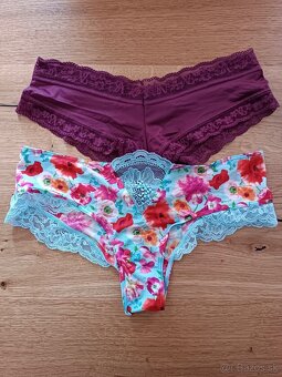 Vyššia rada S od Victoria’s Secret - 16