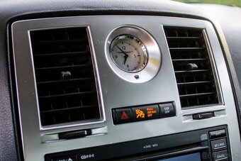 Chrysler 300 C 5.7L V8 - 16