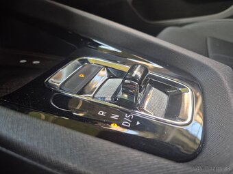 Škoda Octavia Combi 2.0 TDI SCR Sportline DSG - 16