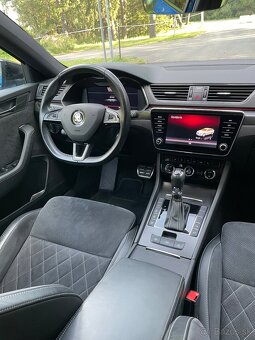 ŠKODA SUPERB iV COMBI TSI SPORTLINE - 16