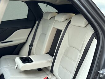Jaguar F-Pace 2.0D I4 180k Prestige 76TKM PANORAMA KAMERA - 16