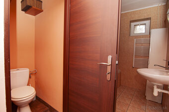 Predaj 7-izb. dom s bazénom na pozemku 561m2, Malé Leváre - 16