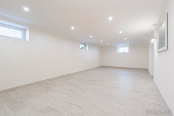 Luxusný 7-izbový dom po rekonštrukcii – Veľký Meder - 16