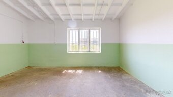 Zrekonštruovaný priemyselný objekt pre Vaše podnikanie v Gal - 16