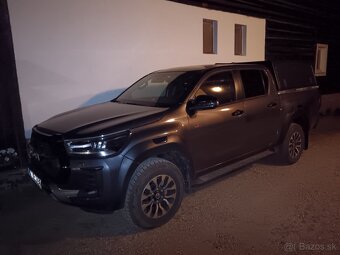 Predám TOYOTA HILUX GR Sport - 16