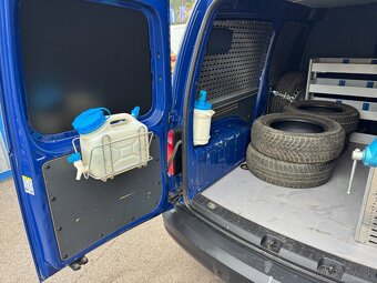 Volkswagen Caddy Dodávka 2.0 Tdi 90kw 4mot Maxi Bmt - 16