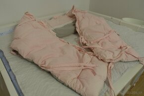 IKEA polohovateľná postielka s matracom, prebalovacia komoda - 16