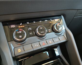 Škoda Karoq 1.5 TSI ACT EVO Top Selection DSG - 16