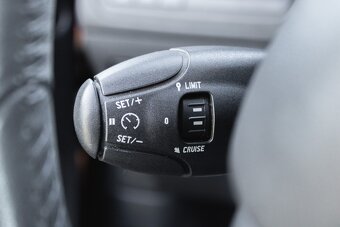 Peugeot 208 1.2i 60kW, M5 - 16