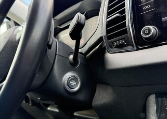 Škoda Karoq 2,0 TDI DSG 4X4 NAVI NOVÉ V ČR nafta automat - 16