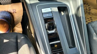 Volkswagen Golf 8 Variant 2.0 TDi DSG 85 kW - 16